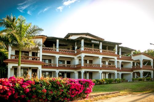 Puerto Escondido Mexico mega hotel