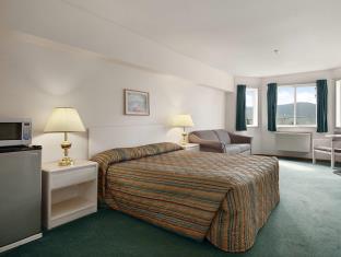 Merritt (BC) Canada mega hotel