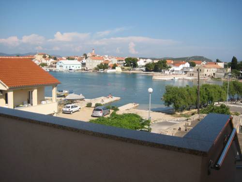 Betina Croatie méga code promo booking.com
