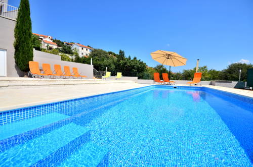 Sutivan Croacia mega código de promoción booking.com