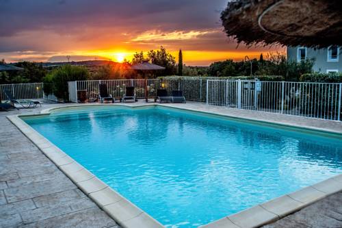 Collias France Booking.com Hotel