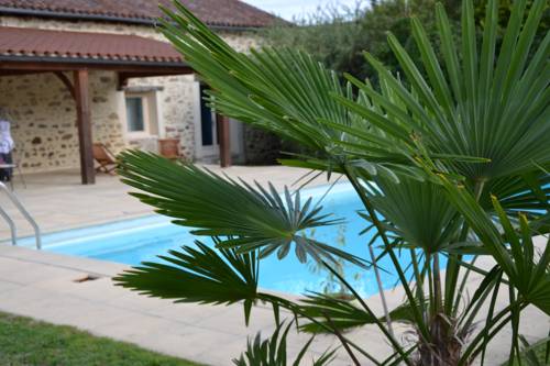 Saint-Junien Frankreich Mega Hotel Gutscheincode Booking.com