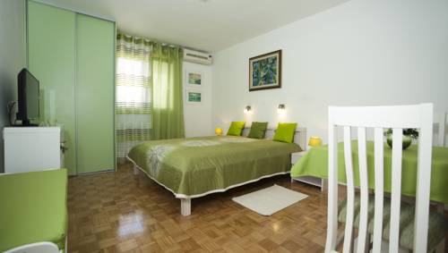 Teilt Kroatien Mega Hotel Gutscheincode Booking.com