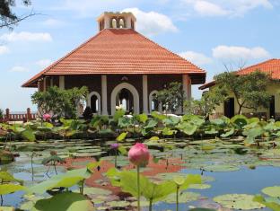 Phan Thiet Vietnam mega hotel