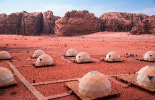 Wadi Rum Jordan mega hotel