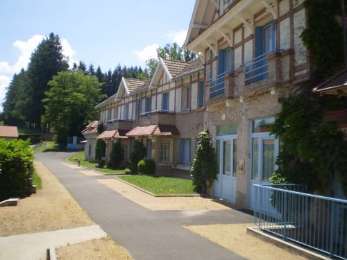 Bertignat France méga code promo booking.com