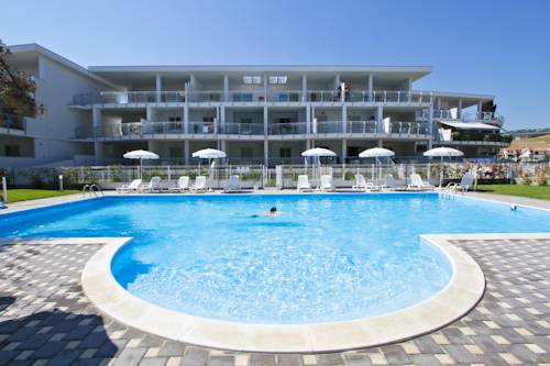 Pineto Italia mega código de promoción booking.com
