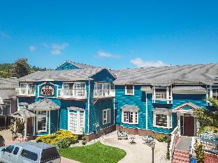 Cambria (CA) United States mega hotel