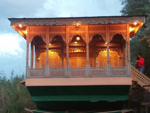 Srinagar India hotel mega promotiecode Booking.com