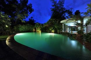 Siem Reap Cambodia mega hotel