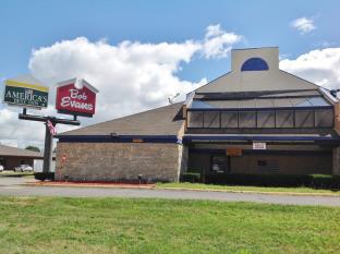 Warren (MI) United States mega hotel