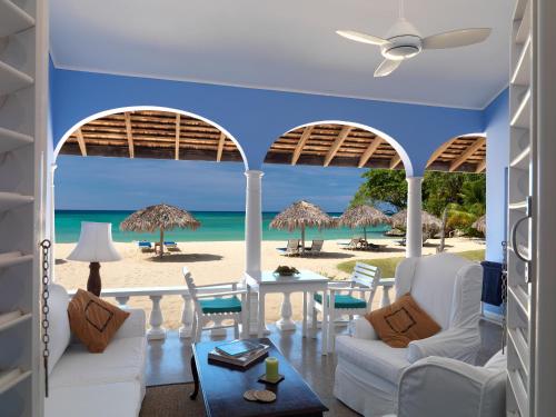 Ocho Rios Jamaica mega hotel