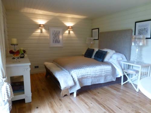 Lymington  United Kingdom Booking.com Hotel