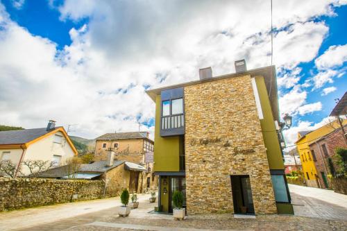 Molinaseca Spain mega hotel