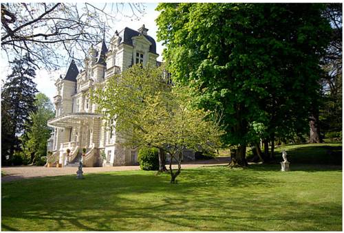 Saint-Hilaire-Saint-Florent -Saumur France Booking.com Hotel
