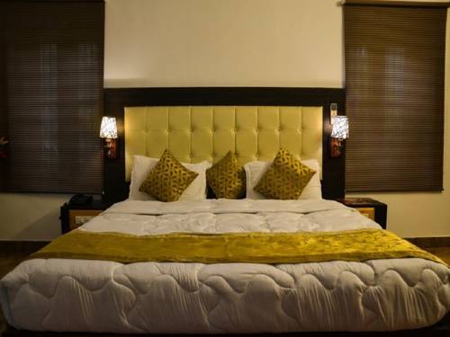 Lucknow India Booking.com Hotel