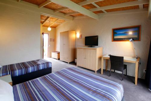 Great Ocean Road - Torquay Australia mega hotel