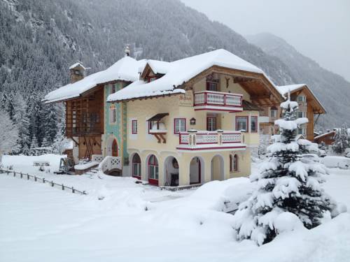 Campitello di Fassa Italy Booking.com Hotel