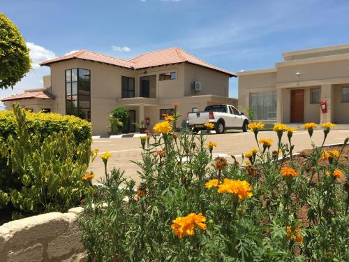 Serowe Botswana mega hotel