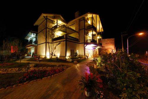 Lugu Taiwan Booking.com Hotel