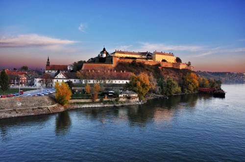Novi Sad Serbien Mega Hotel Gutscheincode Booking.com