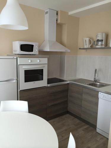 Tours France mega hotel