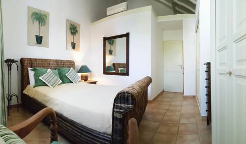 Orient Bay Sint-Maarten hotel mega promotiecode Booking.com