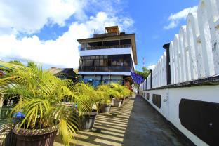 Palawan Philippines mega hotel