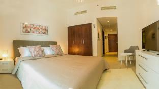 Dubai United Arab Emirates mega hotel